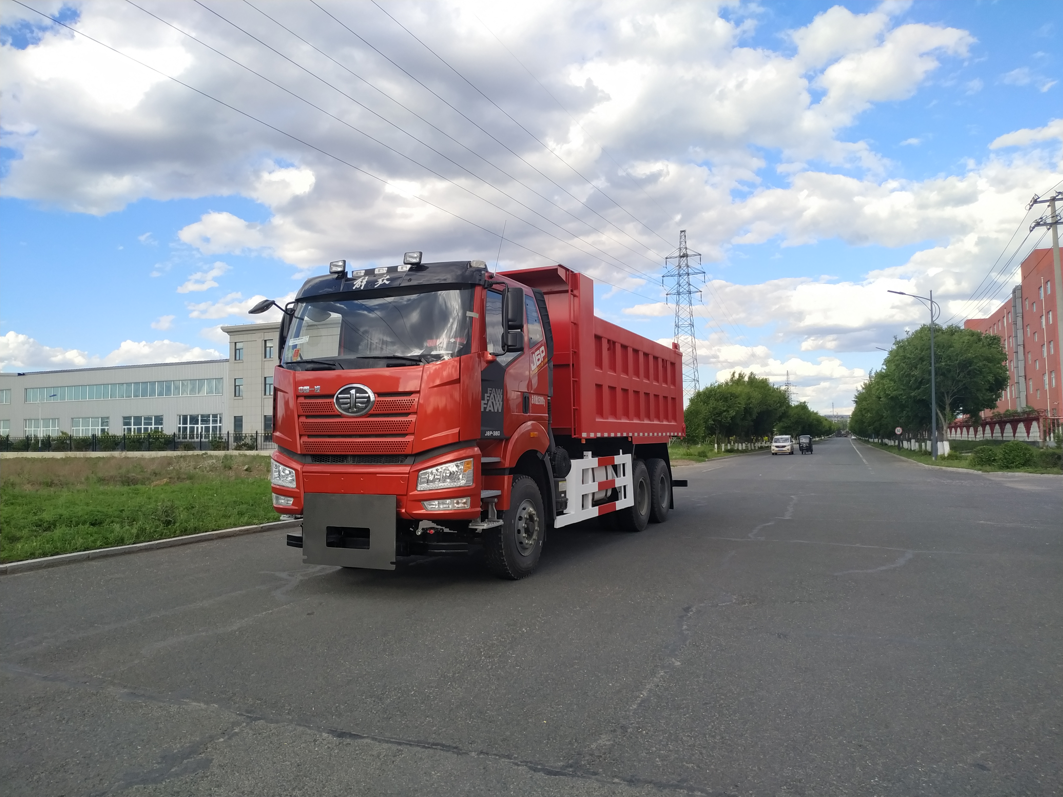 BLD5250TCXCA6型（25噸）綜合除雪車(圖1)